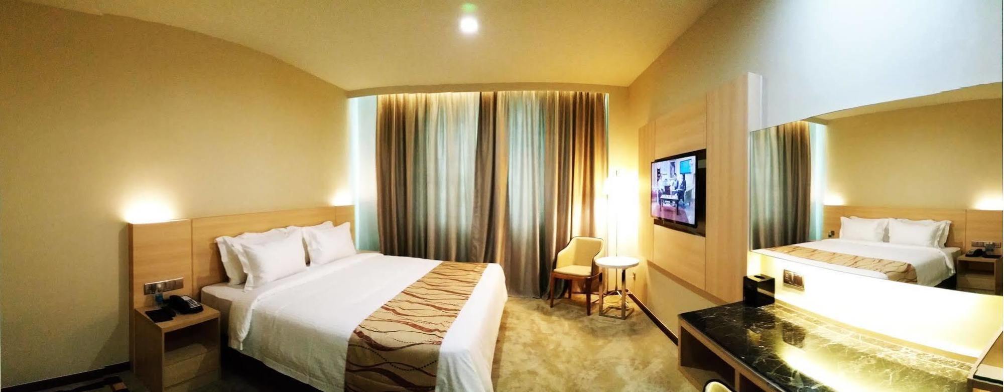 Purest Hotel Sungai Petani Exterior foto